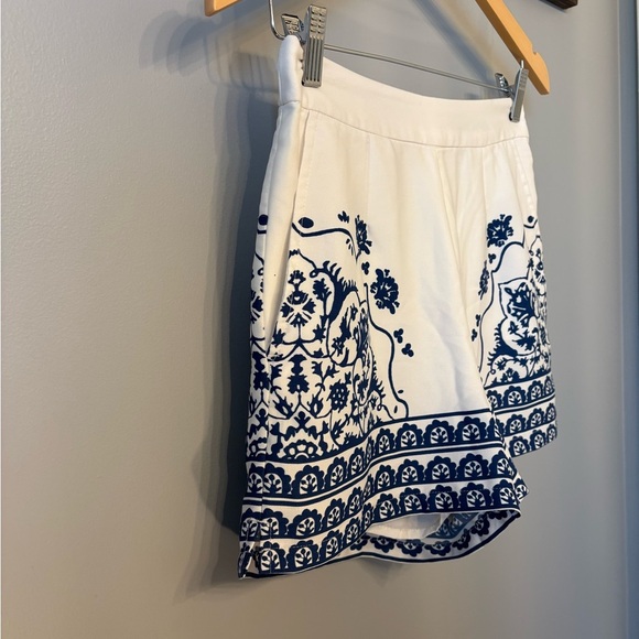 Dynamite High Waist White and Blue Shorts size XS - Picture 3 of 8